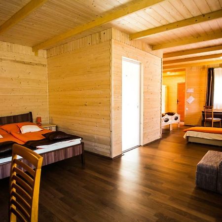 Szatmar Beregi Elmenyliget Aparthotel Fehergyarmat Exterior photo