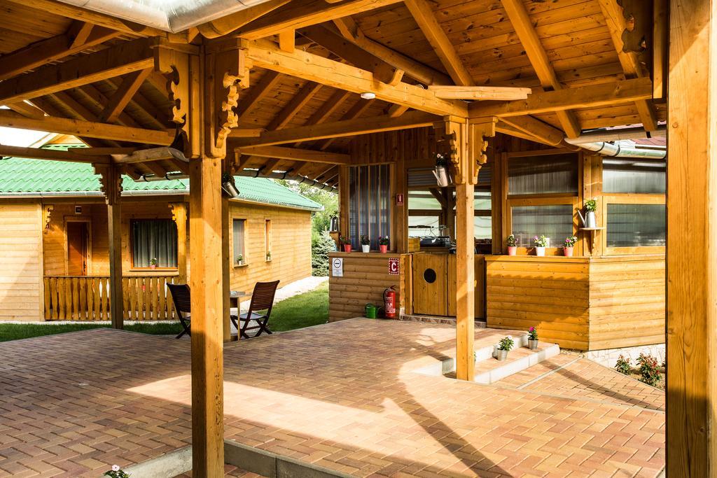 Szatmar Beregi Elmenyliget Aparthotel Fehergyarmat Exterior photo