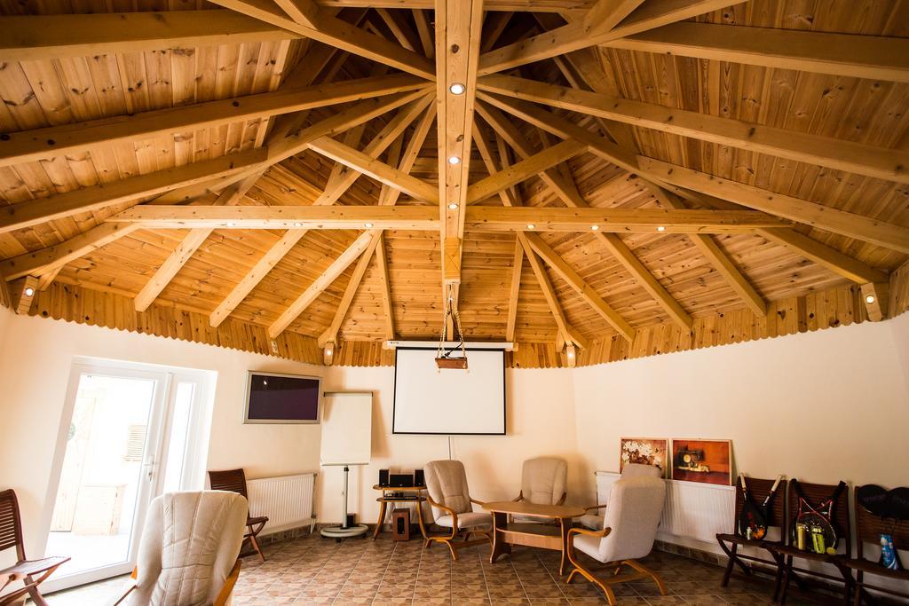 Szatmar Beregi Elmenyliget Aparthotel Fehergyarmat Exterior photo