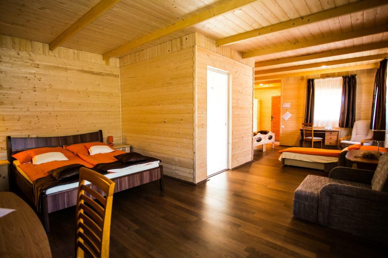 Szatmar Beregi Elmenyliget Aparthotel Fehergyarmat Exterior photo